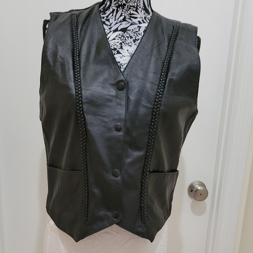 Bikers dream apparel  100% Genuine leather black  button front vest west…